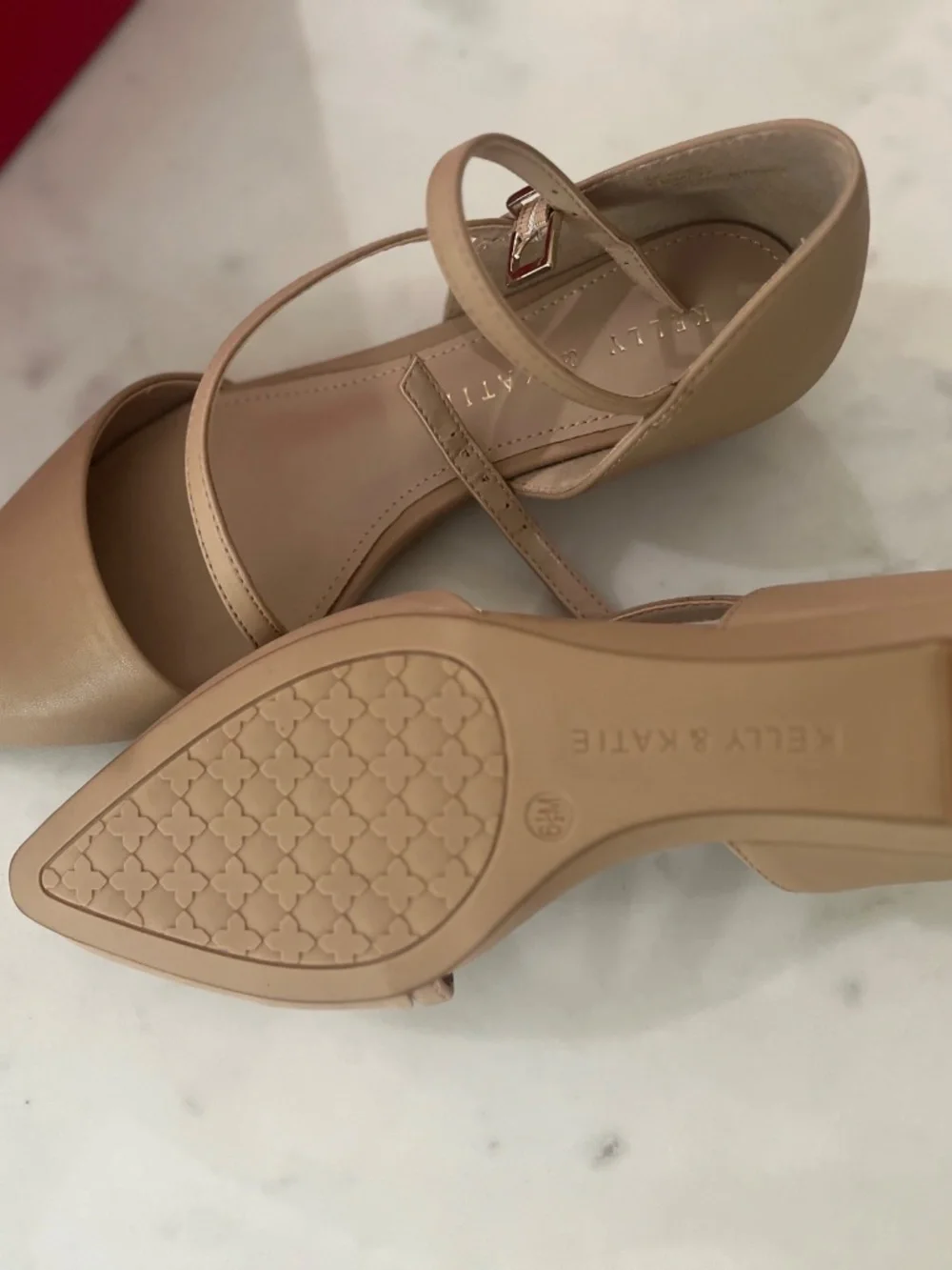 NWT Kelly & Katie gorgeous nude strap shoes
